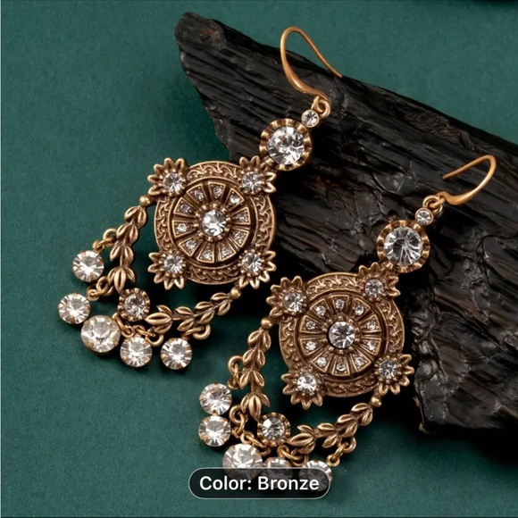 Vintage-Inspired Gold and Crystal Drop Earrings - Picture 3 of 4